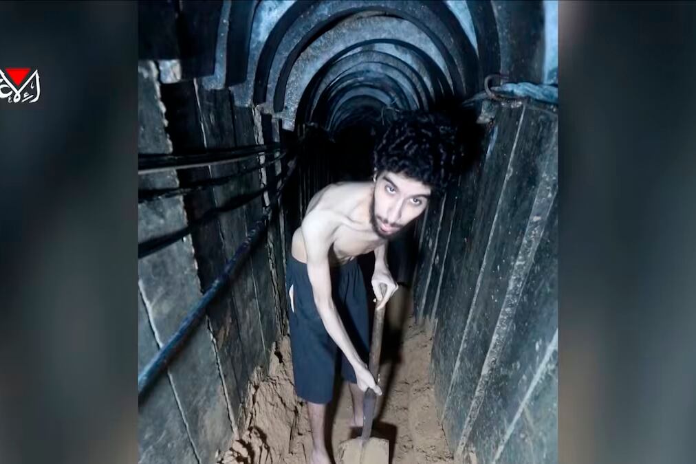 Evyatar David en un túnel de Gaza.