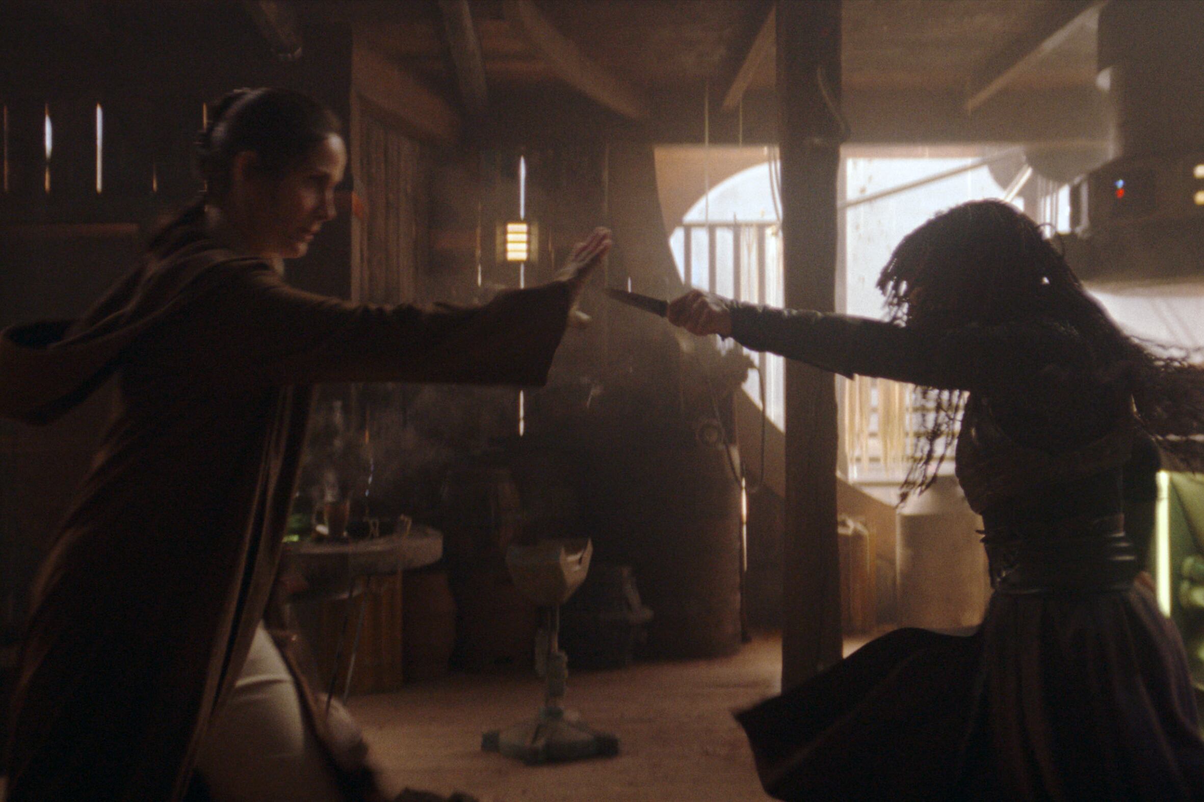 La acción transcurre un siglo antes de los acontecimientos de Episodio IV.