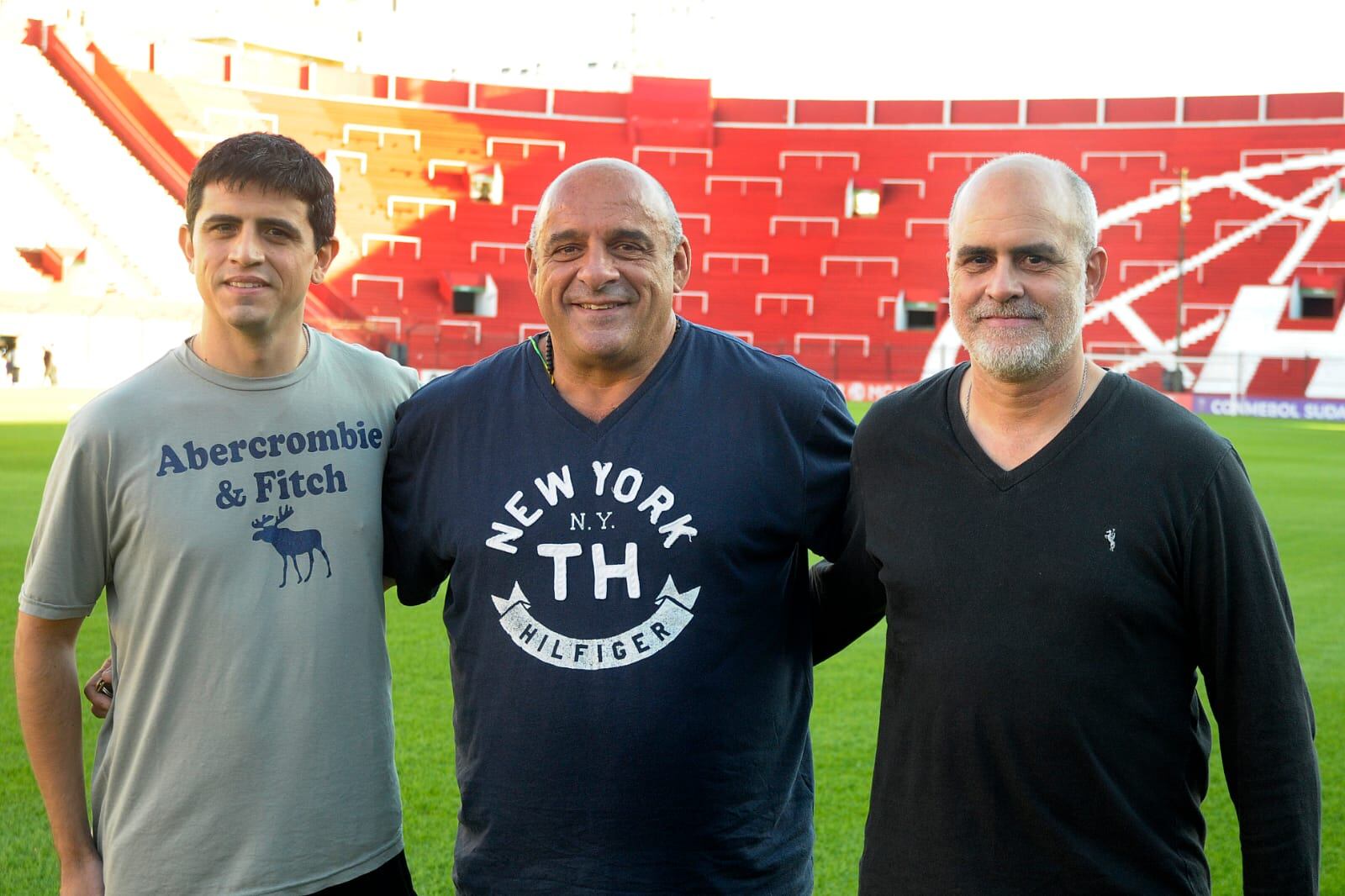 Fernando Barreto, Javier Montanari y Gabriel García Marzolla, de Relaciones Públicas de Huracán