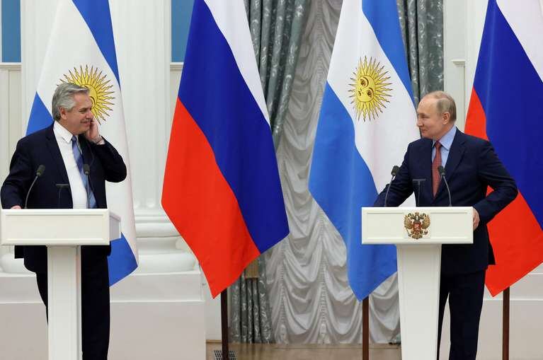 Alberto Fernández junto a Vladimir Putin.