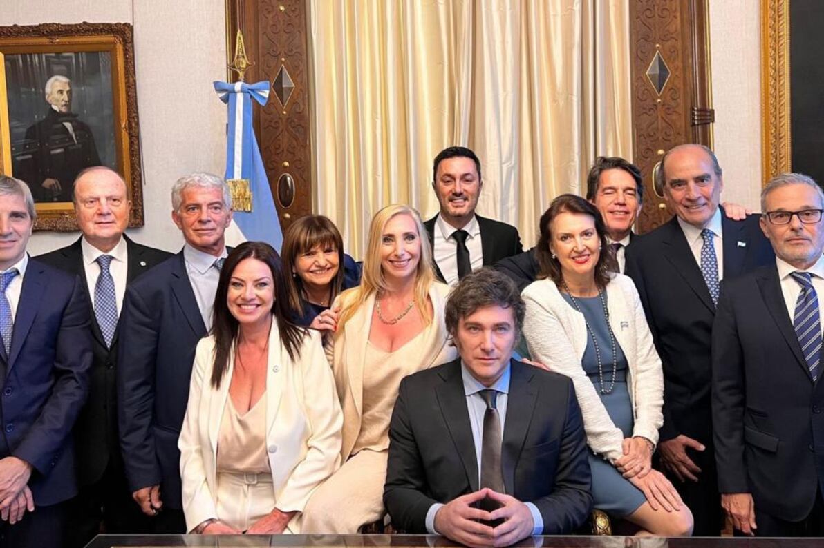 Los 9 ministros del Gabinete nacional de Javier Milei oficializados hoy en el Boletín Oficial.