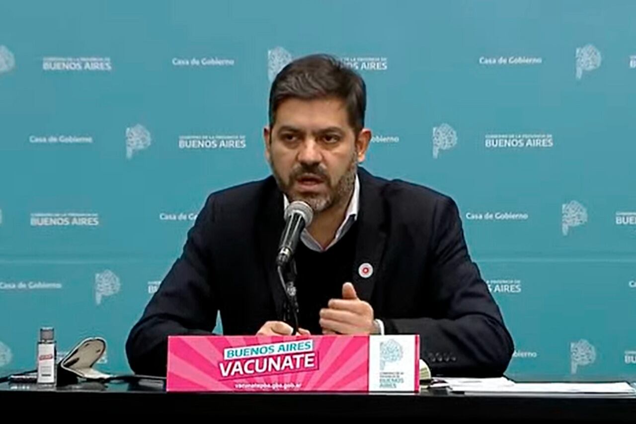 Carlos Bianco dijo que los que no cumplieron el aislamiento después de volver del exterior son "irresponsables".