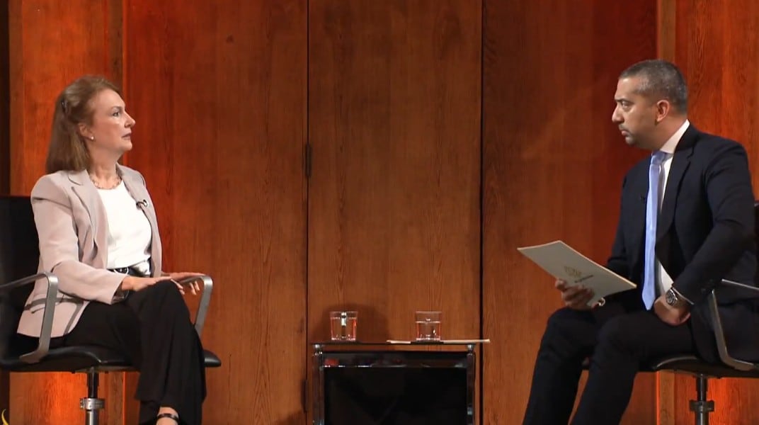 Durante una entrevista con el periodista Mehdi Hasan en Al Jazeera, Mondino expuso las contradicciones del oficialismo