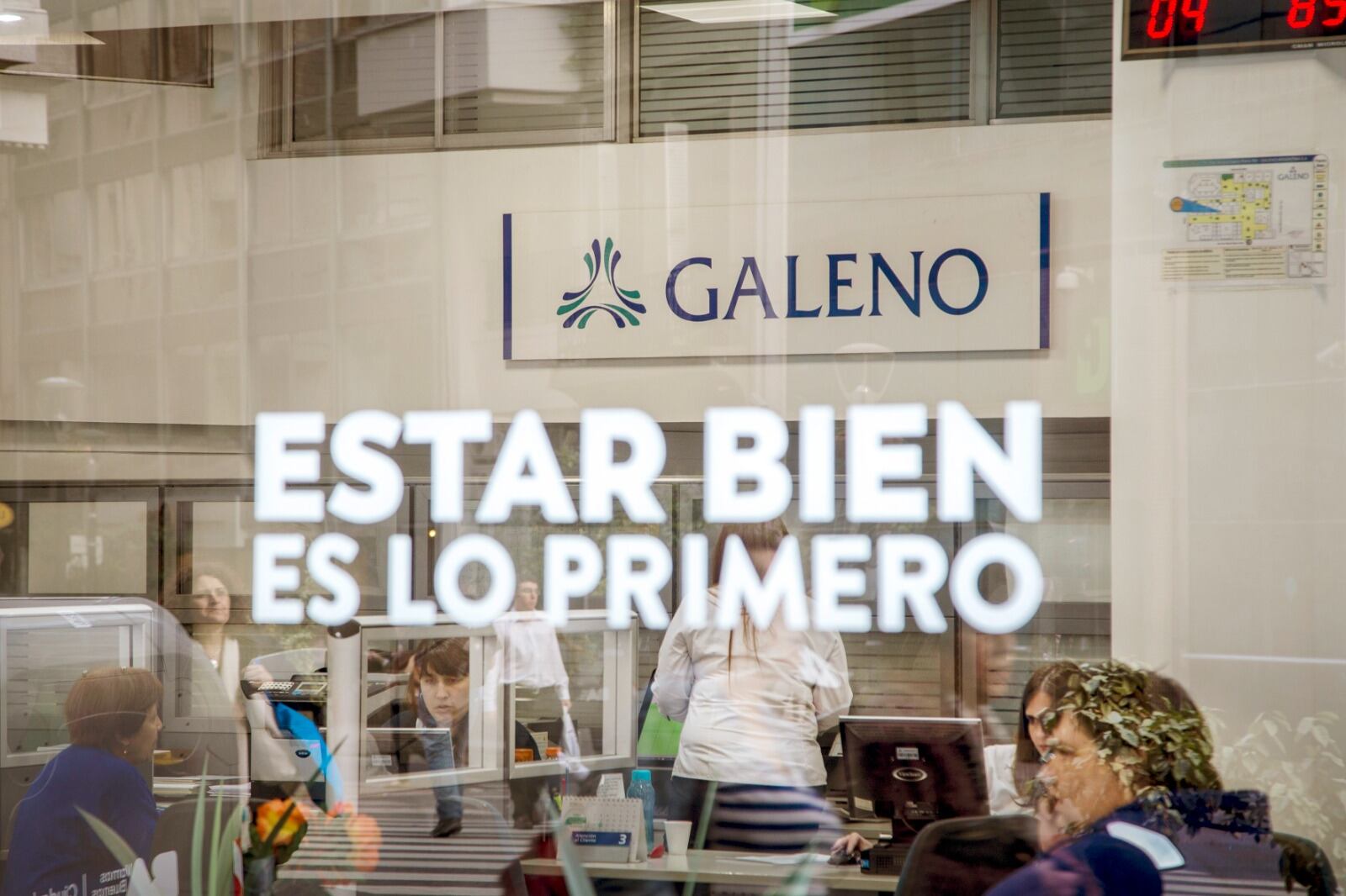 El DNU 70 que firmaron Milei y Caputo desmanteló todos los controles sobre las prepagas.