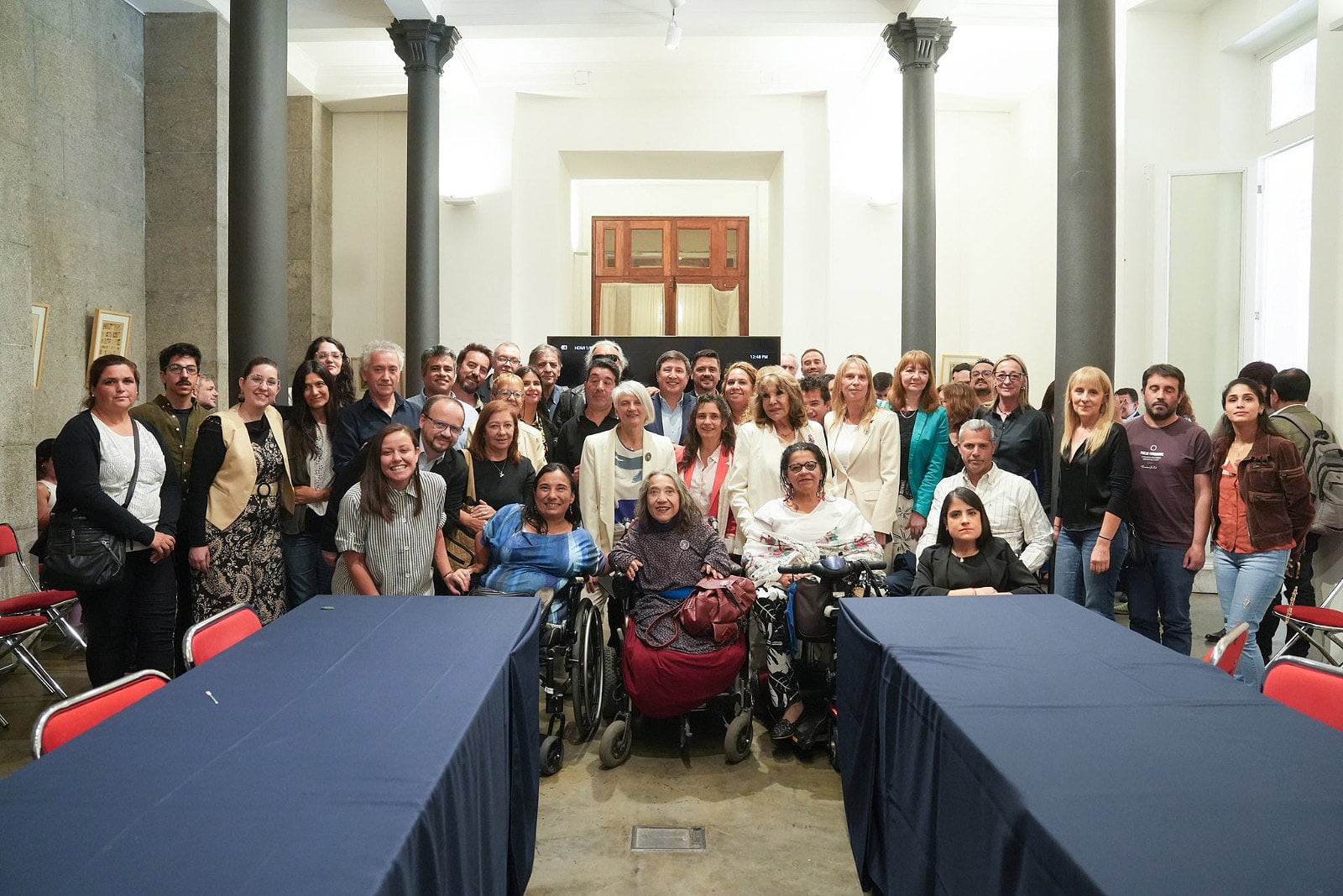 Organizaciones del colectivo de personas con discapacidad asistieron al Anexo la Cámara de Diputados.