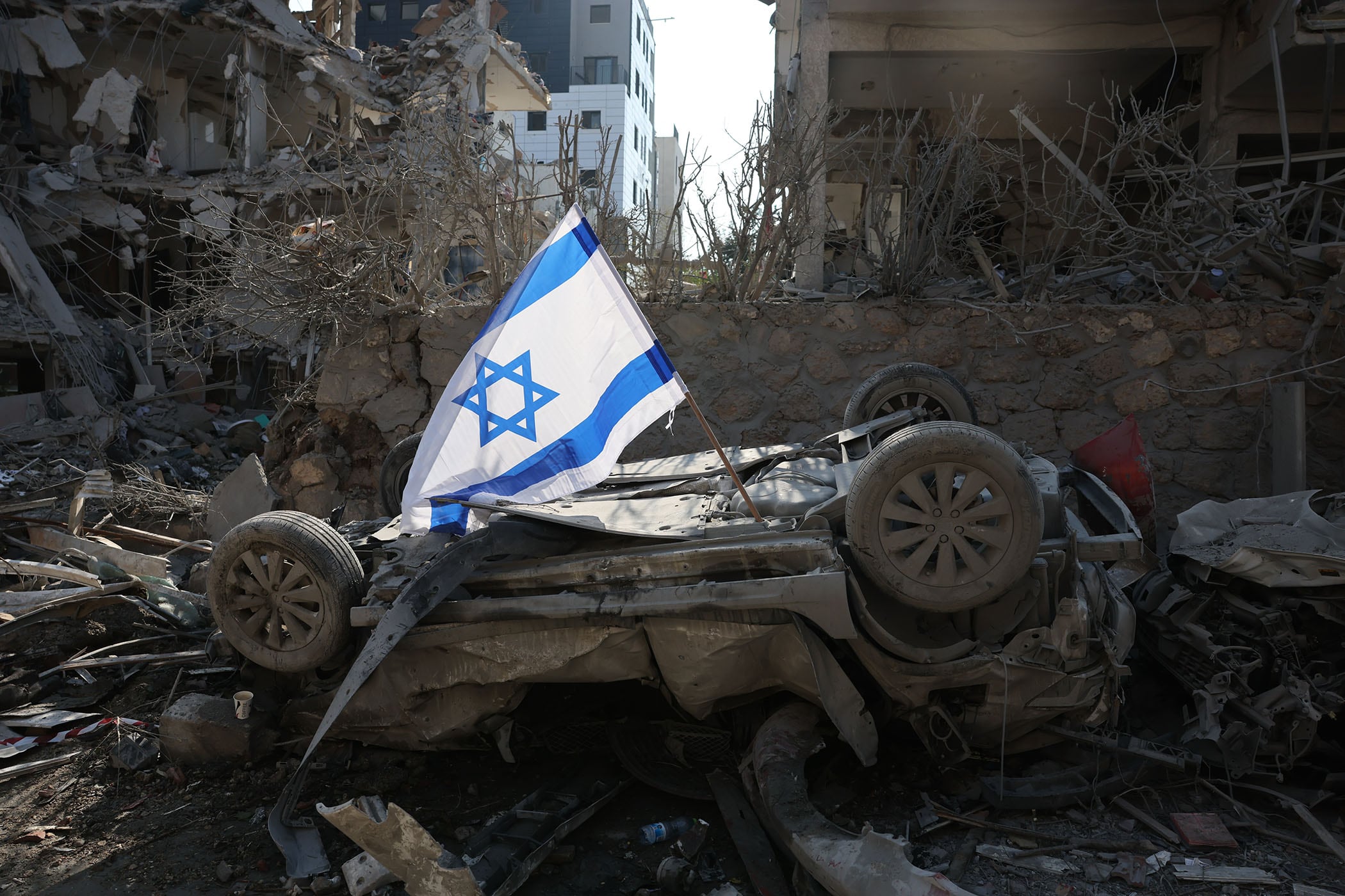 Impacto de un misil iraní en Ramat Gan, Israel.