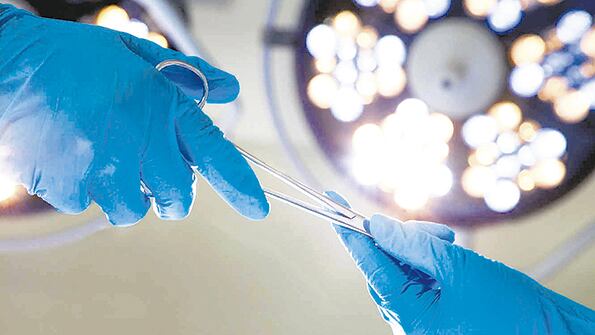 El gobernador Manzur respaldó públicamente a la ministra Chahla por la intervención en el caso de la niña violada y forzada a parir.