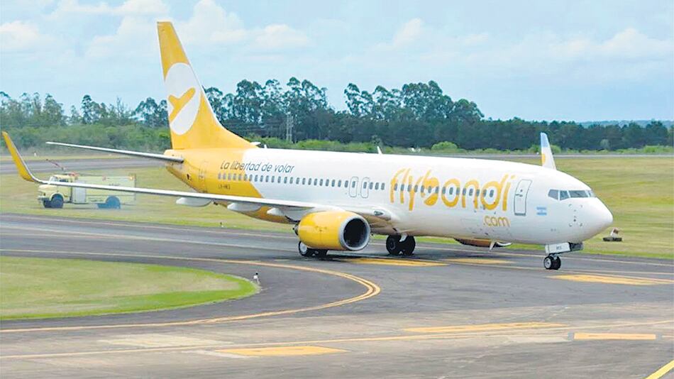 El último fin de semana volvieron a cancelarse operaciones de Flybondi por problemas en la pista.