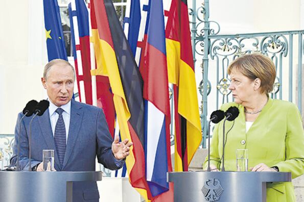 Rueda de prensa de Putin y Merkel en Meseberg.