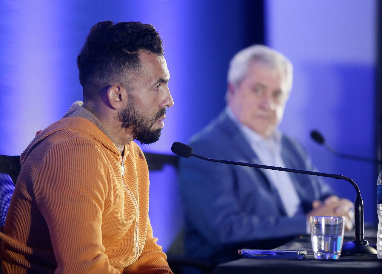 Tevez se despidió como jugador de Boca en una conferencia con Ameal.