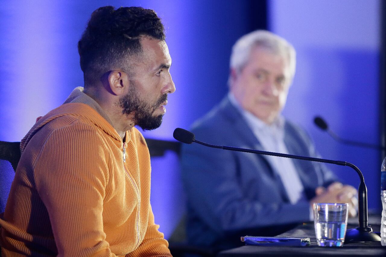 Tevez se despidió como jugador de Boca en una conferencia con Ameal.