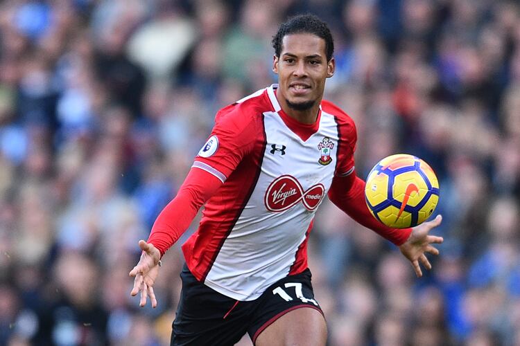 Van Dijk brilló en el Southampton y entró en la historia por lo que ahora paga su nuevo club.