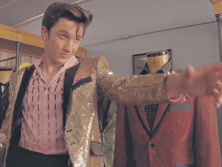 El texano Drake Milligan, un virtual debutante en el rol de Elvis.