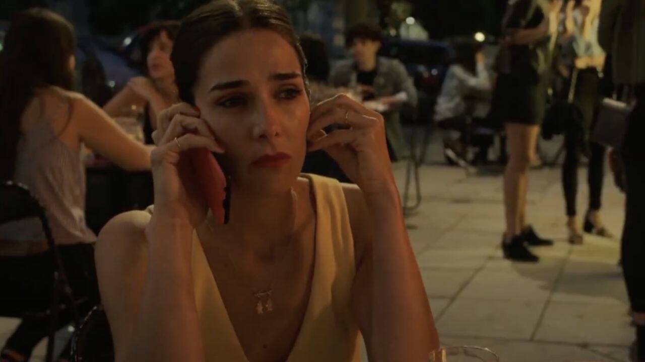 A Claudia (Juana Viale) la dejaron plantada y le va a pasar algo raro.