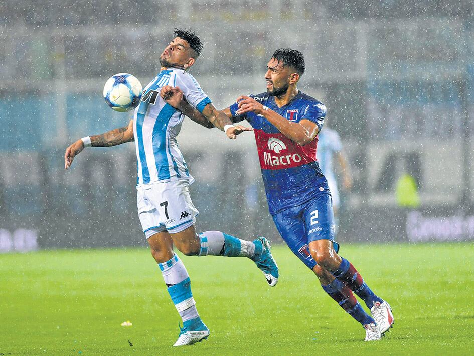 El agua formó una cortina que hizo muy difícil la visibilidad.