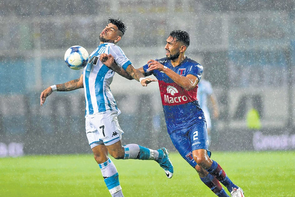 El agua formó una cortina que hizo muy difícil la visibilidad.