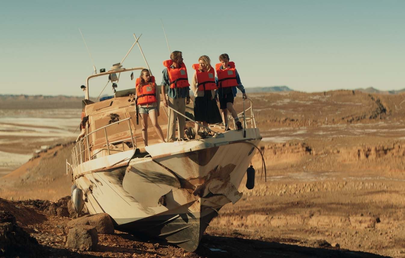 La familia protagonista se encuentra ante un paisaje inesperado