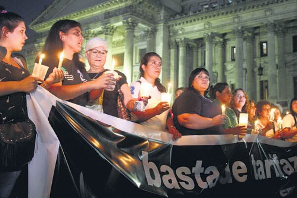 Camioneros y las dos CTA cargaron con el grueso de la movilización que sumó a otras fuerzas.