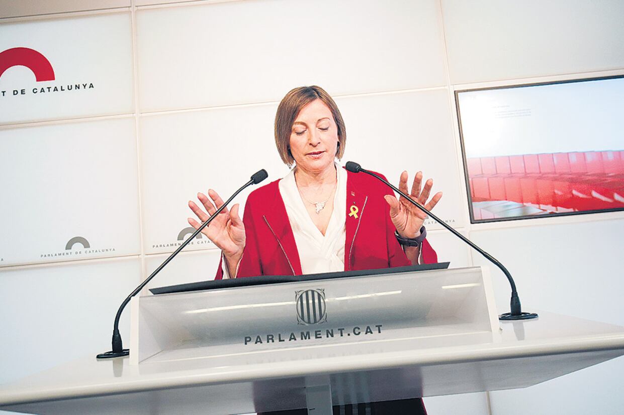 Forcadell dijo que mantendrá su escaño obtenido en los comicios autonómicos y deja la presidencia.