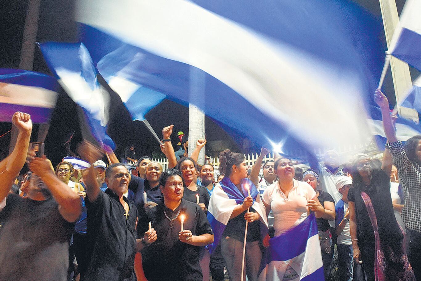 Miles de manifestantes marcharon el lunes en la capital de Nicaragua y otros puntos del país.