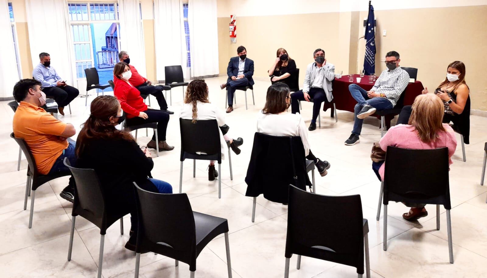 La Comisión durante el último encuentro con asociaciones civiles.