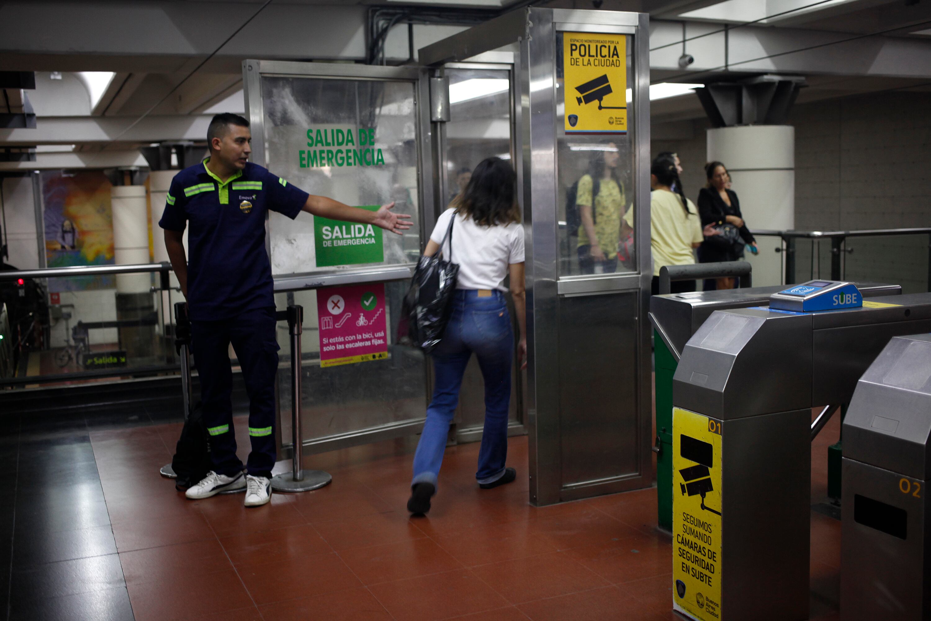 Los subtes no funcionarán entre las 14 y las 16 de este miércoles 12 de abril, por un reclamo sindical por presencia de asbesto en las unidades y mejores condiciones laborales.