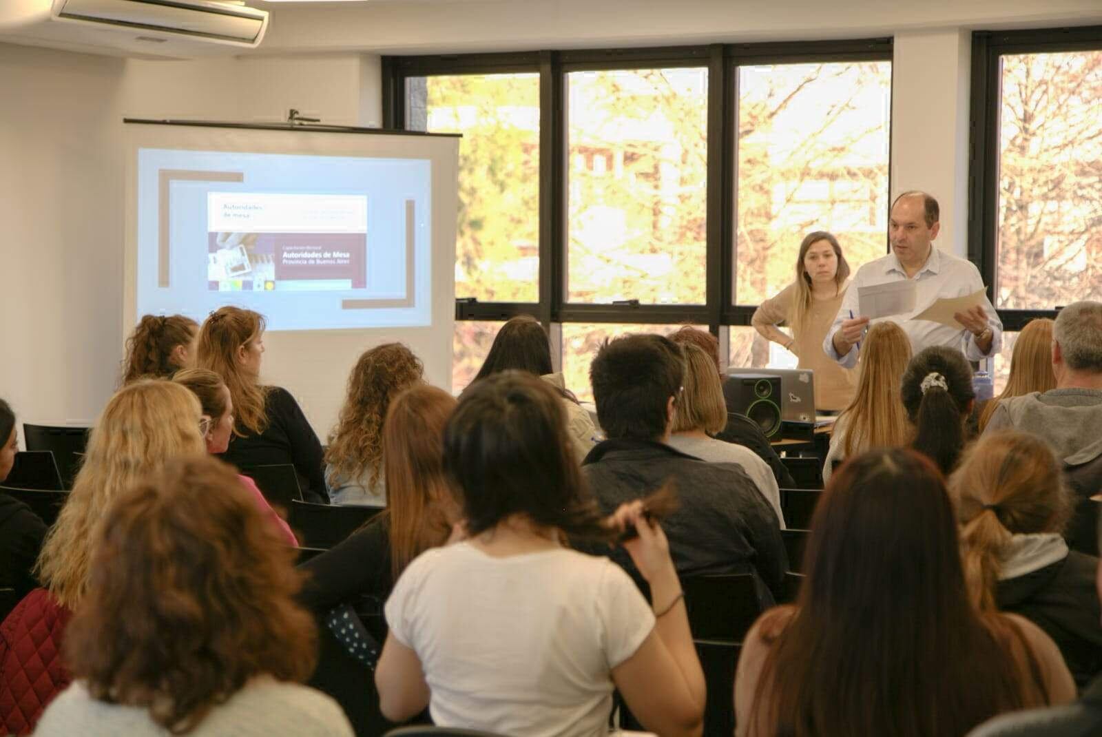 La provincia capacita autoridades de mesa para las elecciones legislativas.