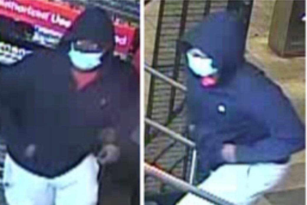 La Policía añadió dos fotos del sistema de vigilancia del metro de la ciudad de un afroamericano con una mascarilla y una sudadera con capucha. Foto: NYPD.