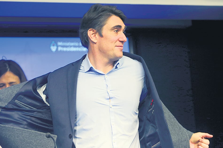 El ministro Javier Iguacel es el encargado de aplicar los tarifazos.