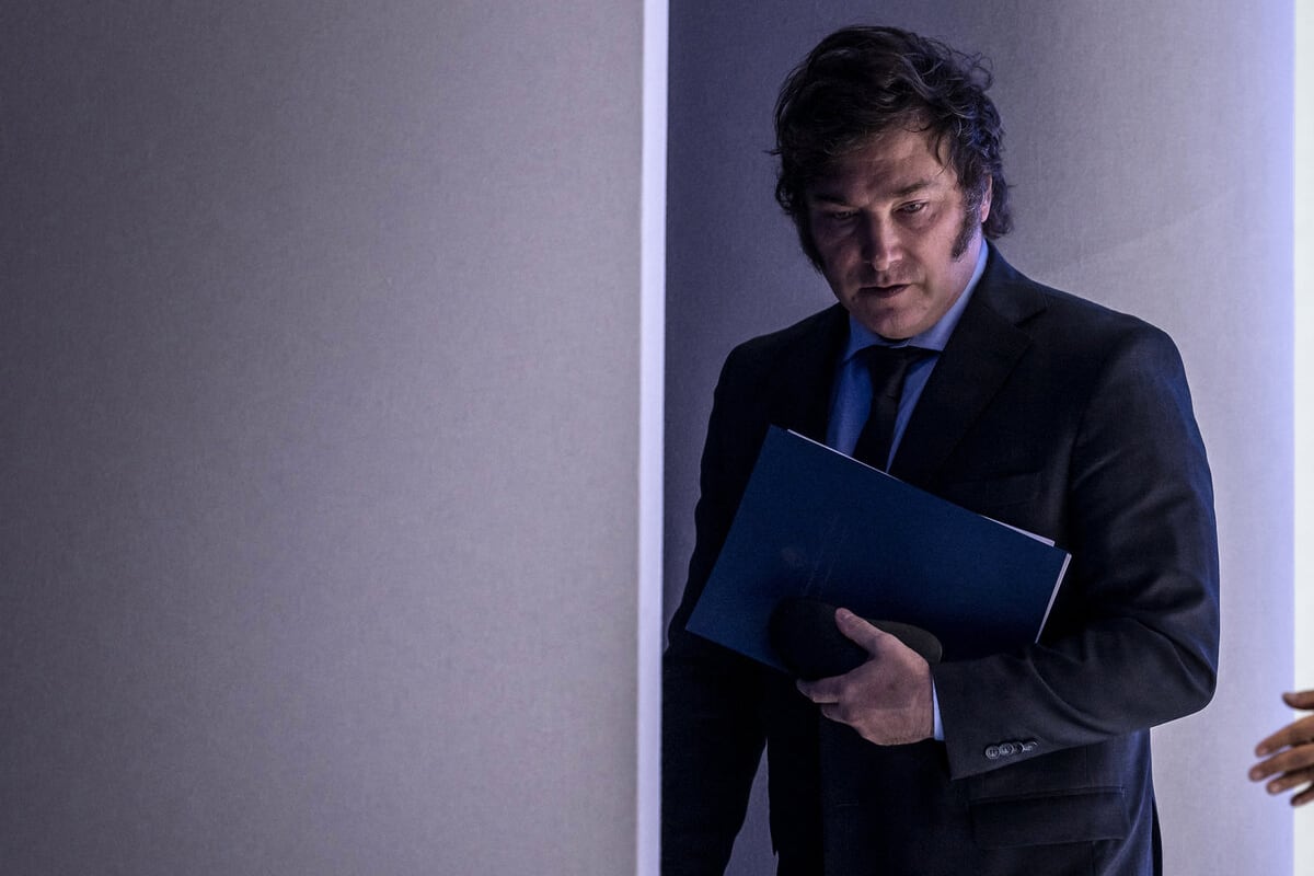 Javier Milei le pasó la motosierra a los salarios.