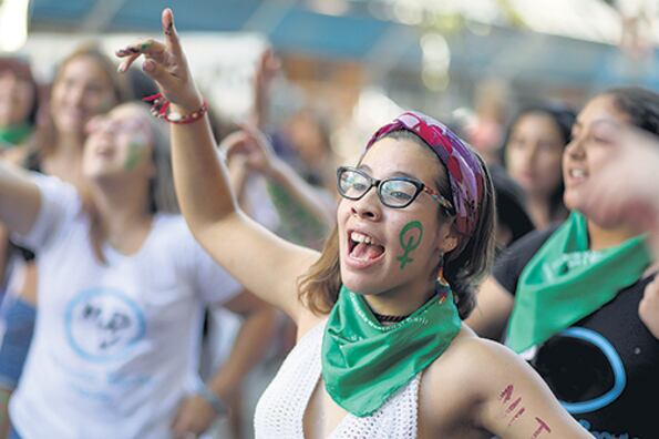 “Todo es político”, pero tienen poco apego a partidos y estructuras tradicionales.