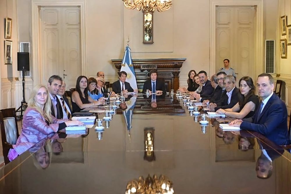 Fuego cruzado por el avance de Nicolás Posse en el Gabinete.