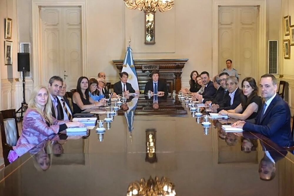 Fuego cruzado por el avance de Nicolás Posse en el Gabinete.