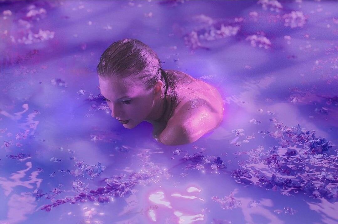 Taylor Swift lanzó el tercer videoclip de su último trabajo discrográfico "Midnights", que coprotagoniza la modelo transgénero Laith Ashley. (IG/@taylorswift)