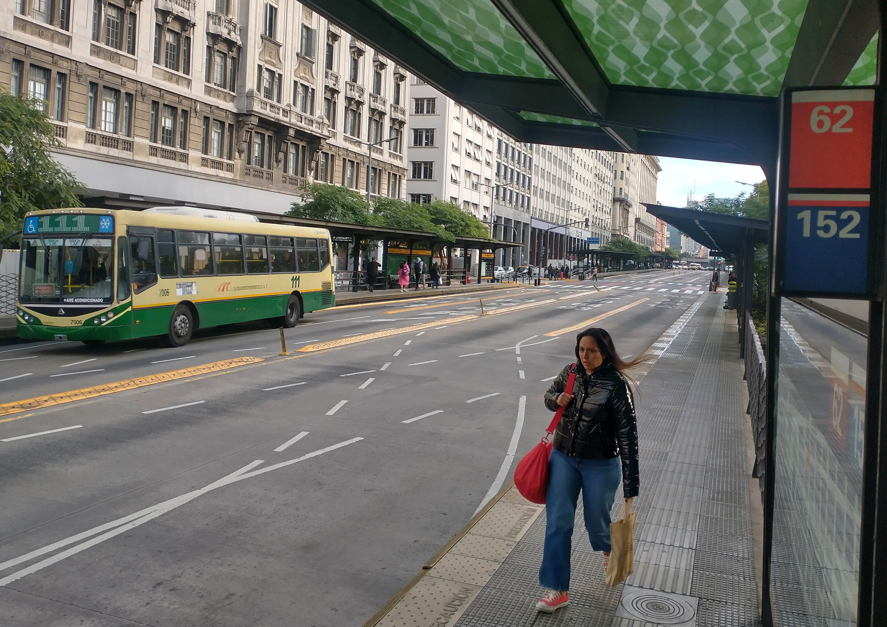 Durante el feriado, el transporte público en Buenos Aires tendrá modificaciones en sus horarios.