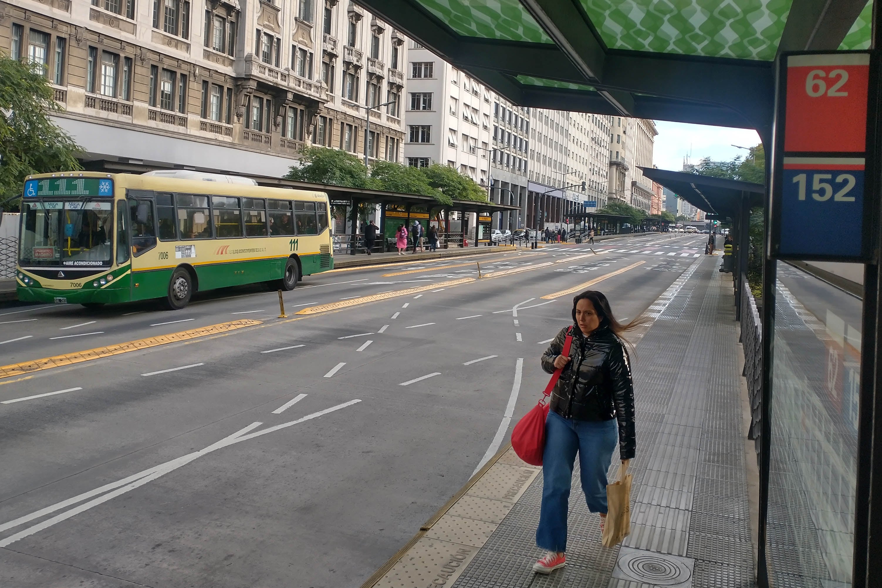 Durante el feriado, el transporte público en Buenos Aires tendrá modificaciones en sus horarios.