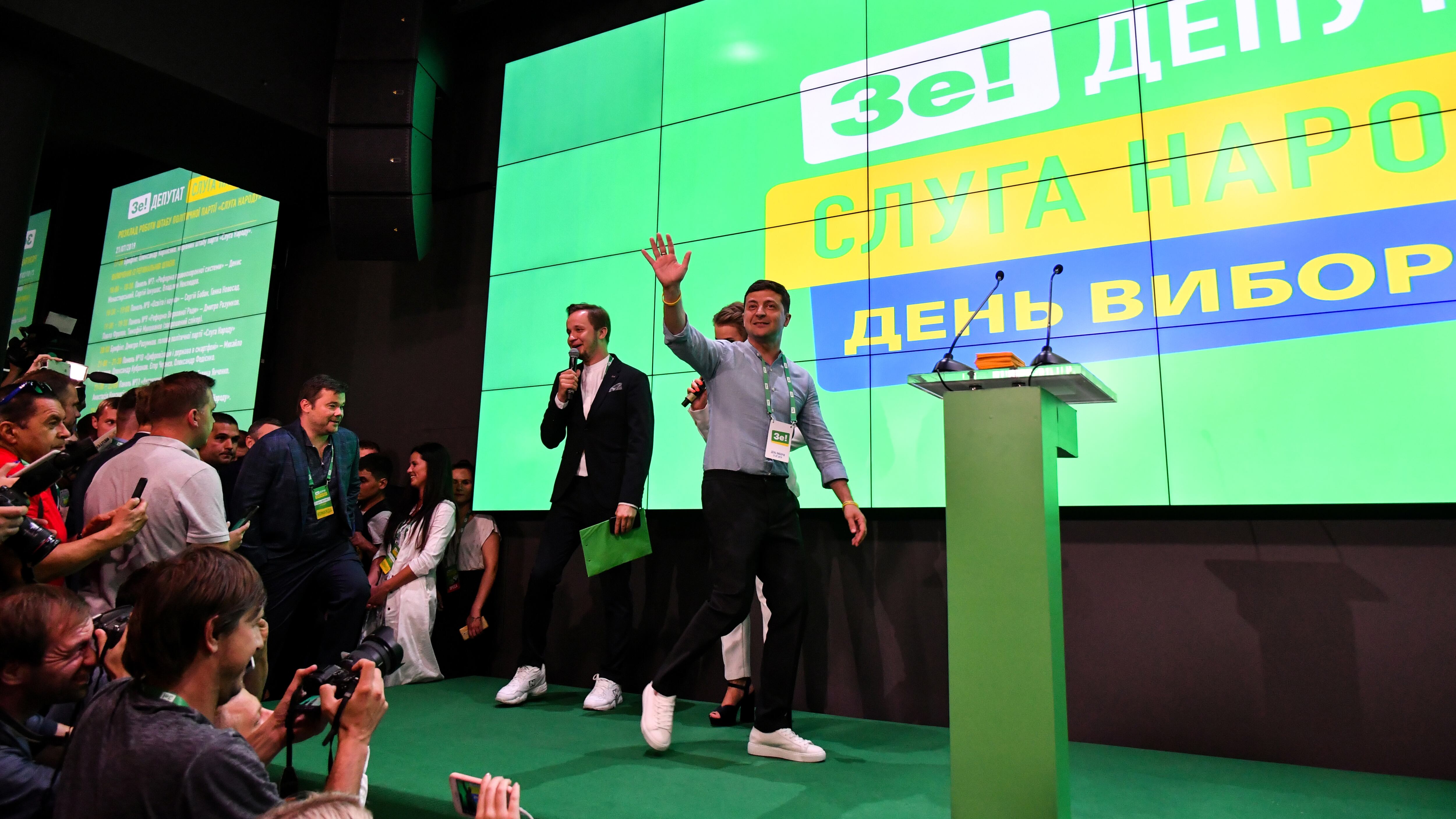 Zelenski dijo que su prioridad es poner fin a la guerra con los separatistas en el este del país.