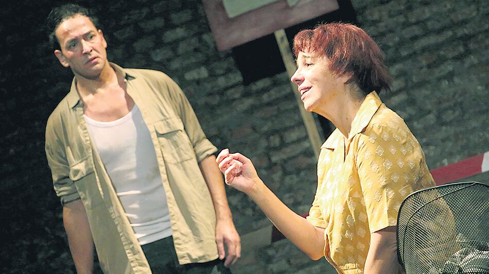 Martín Urbaneja e Ingrid Pelicori, protagonistas de la pieza que se presenta en Humahuaca 3759.