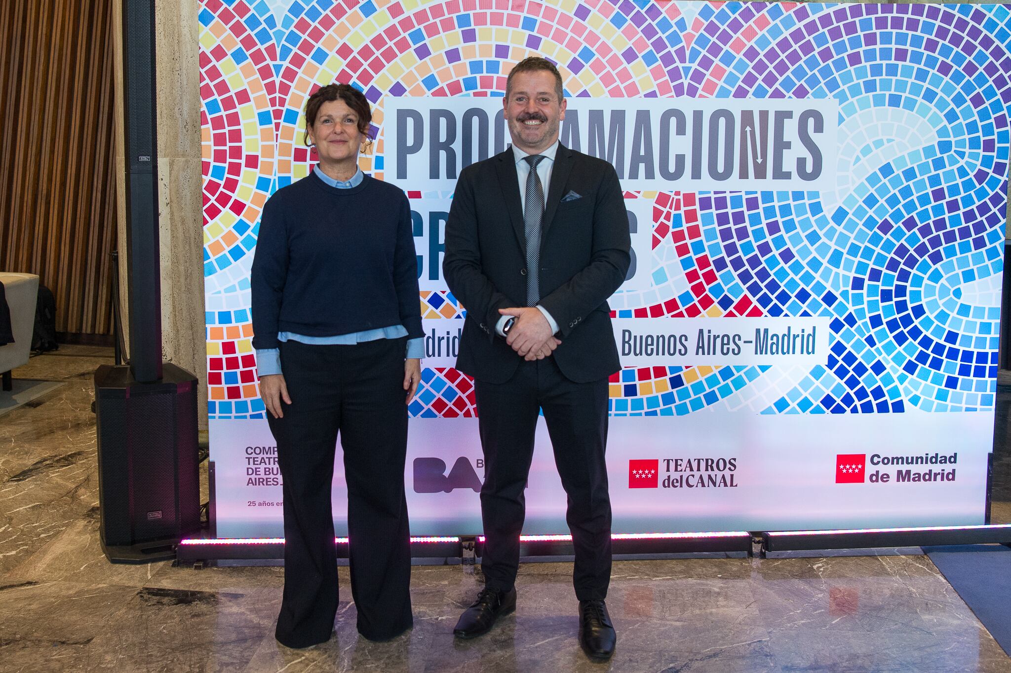 Gabriela Ricardes y Mariano de Paco Serrano durante la presentación. Crédito: Gustavo Gavotti