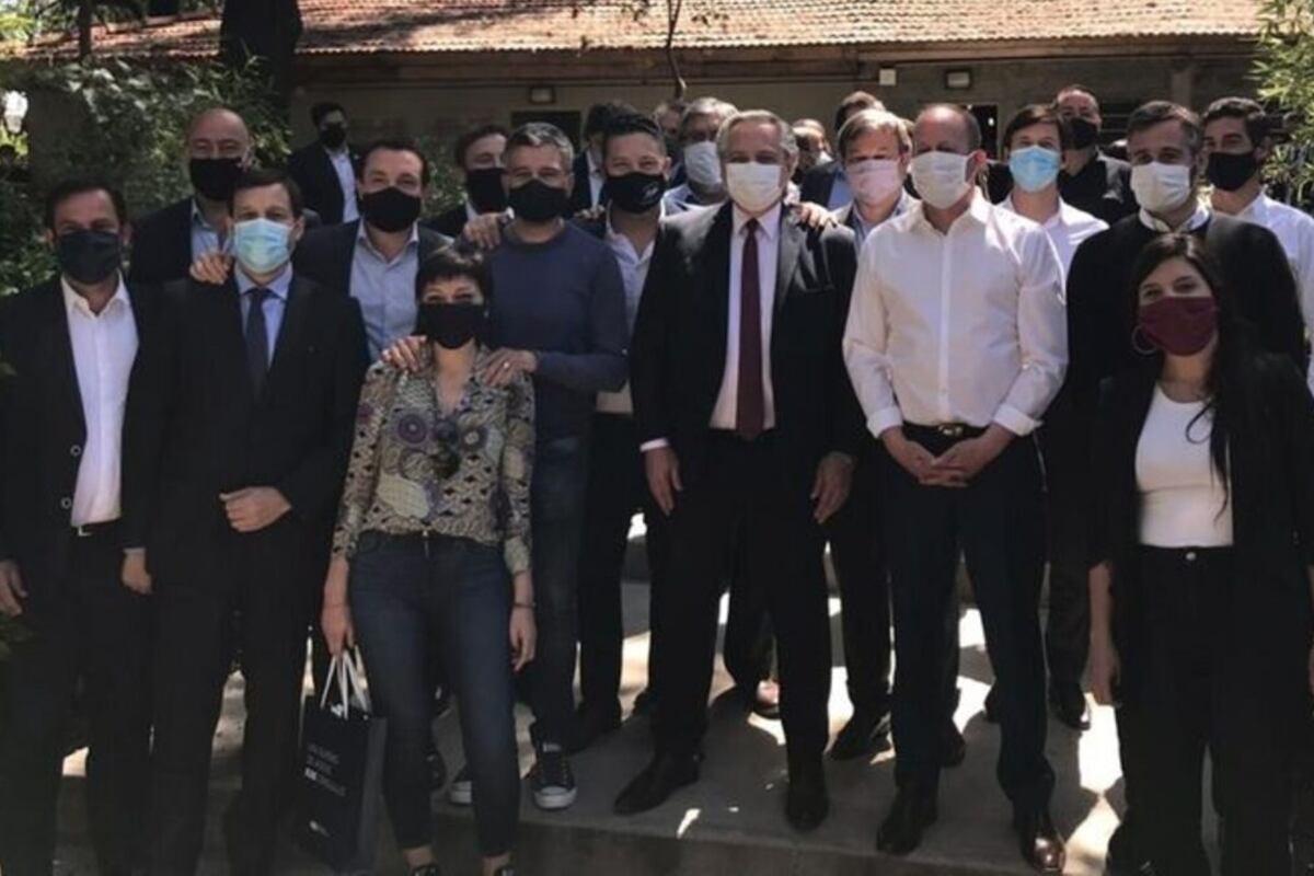 Durante el asado, el presidente Alberto Fernández le agradeció a los intendentes la tarea en la campaña electoral.