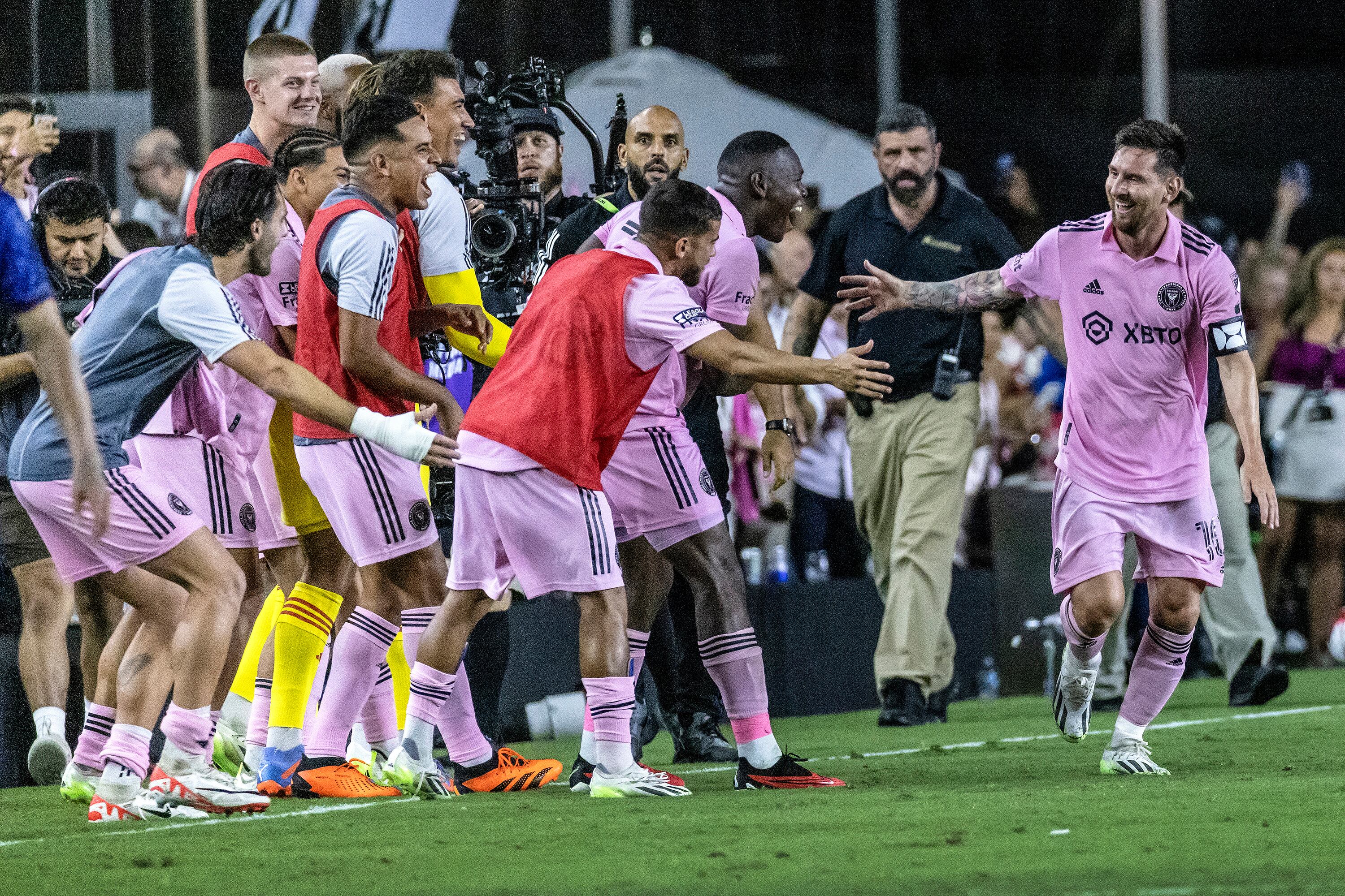 Messi celebra su primer gol en el Inter Miami.