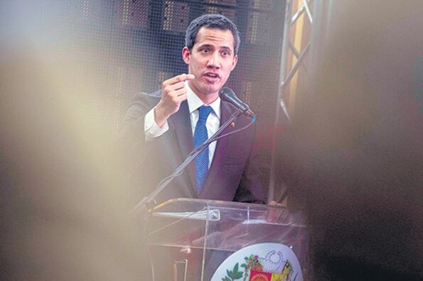 Guaidó reconoció los diálogos en Noruega con el gobierno y desató una tormenta.