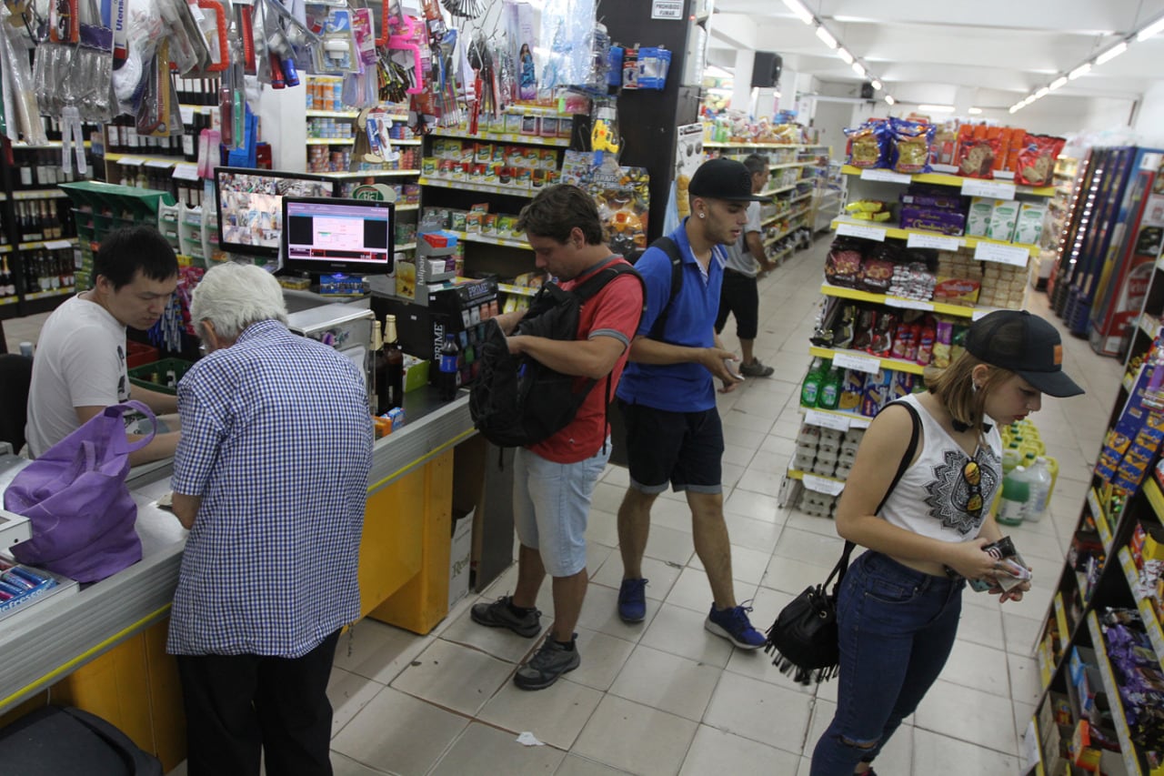 La cámara que los agrupa asegura que los proveedores les entregan un tercio de los pedidos.