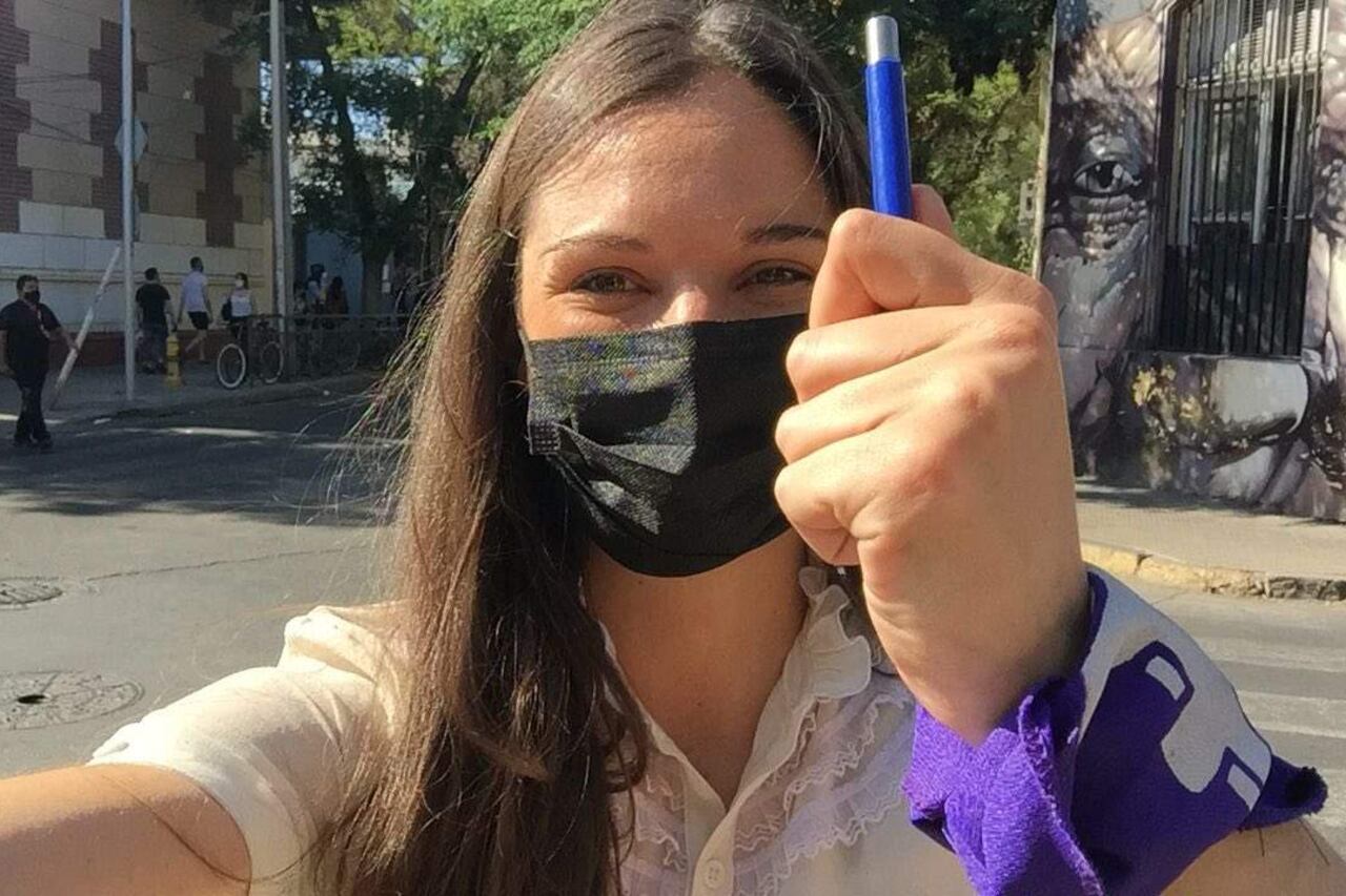 Irina Karamanos trabaja en proyectos interculturales y de educación que buscan avanzar hacia una sociedad pluricultural y plurilingüe.