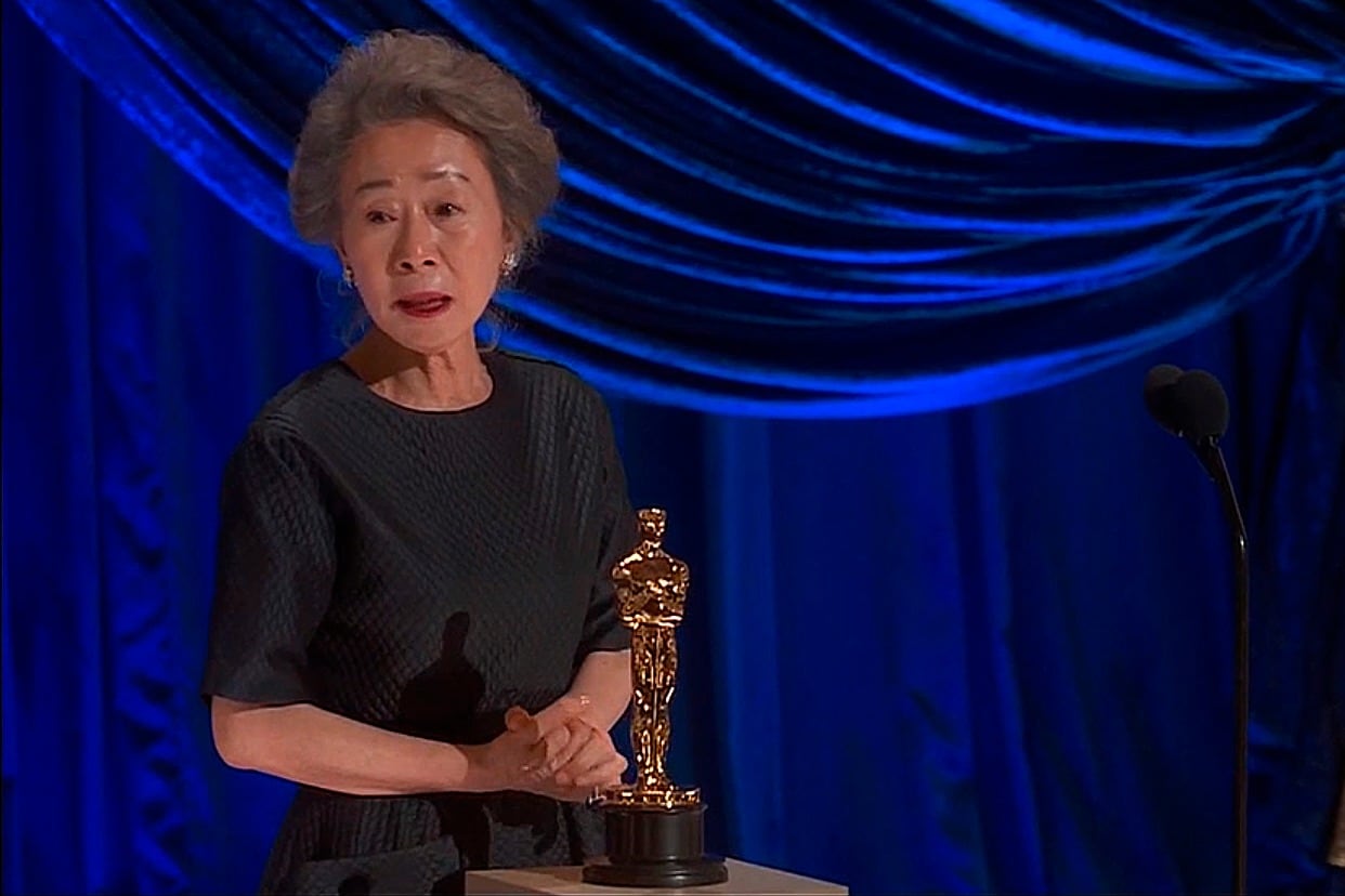 Youn Yuh‑jung, con 73 años, es la segunda actriz más veterana en ser premiada.