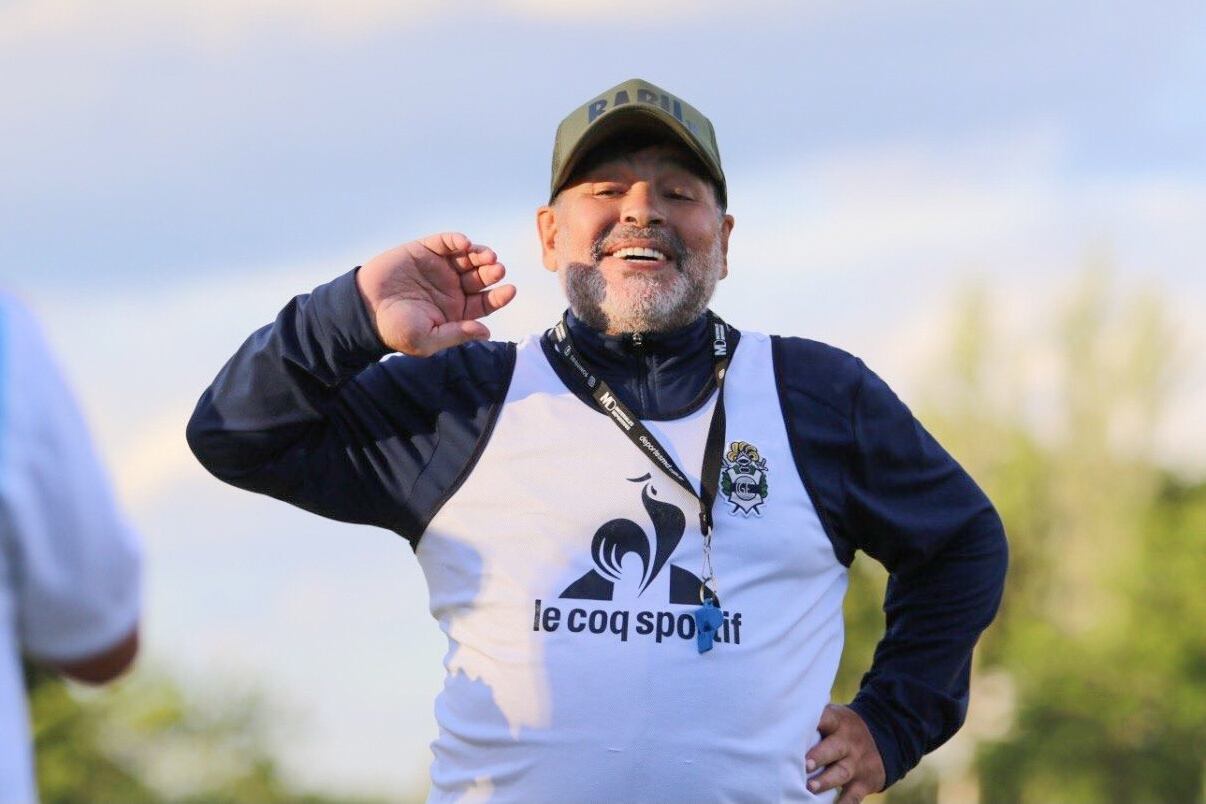 Diego Maradona estará tres días internado, como mínimo.