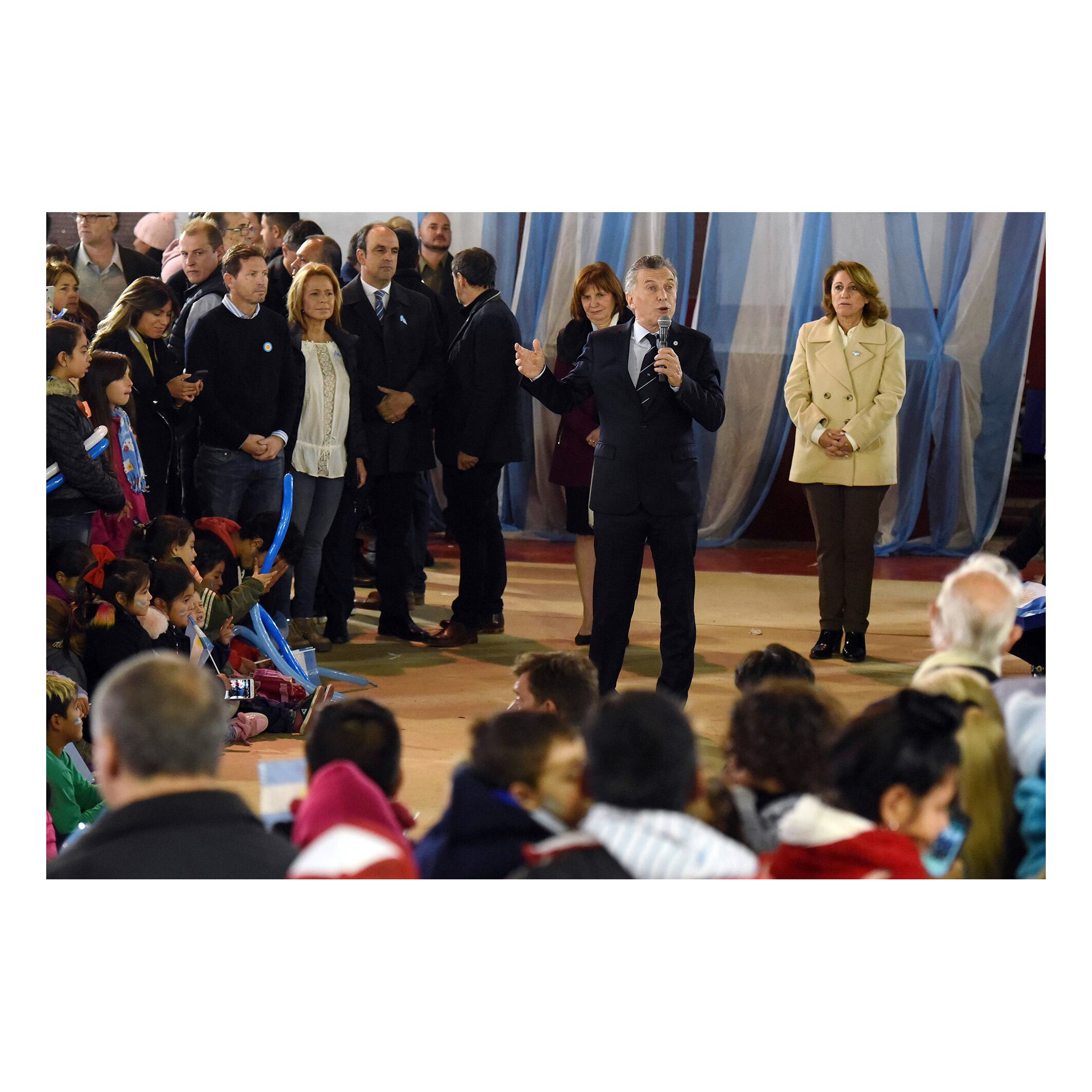 Fein nunca no pudo ocultar su incomodidad junto a Macri.