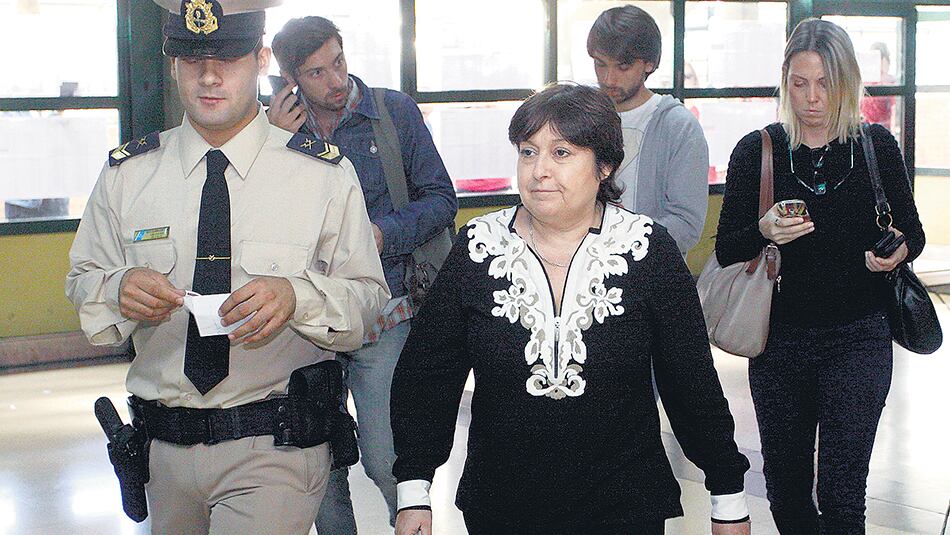 Graciela Ocaña es investigada por omitir declarar empresas y propiedades.