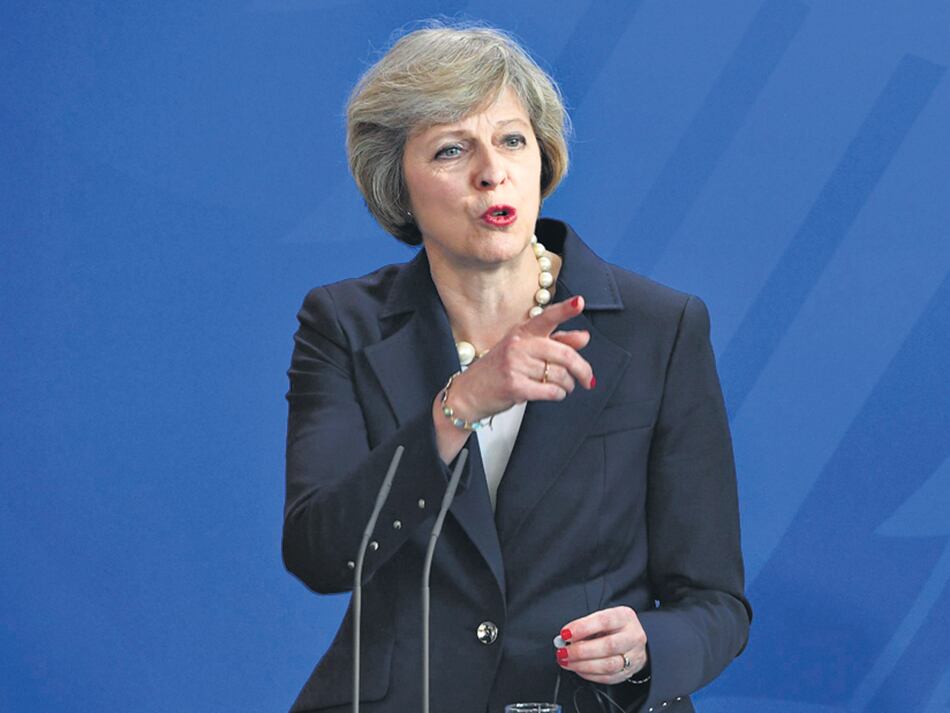 “Queremos sentarnos a dialogar con todos los países de la Unión Europea”, dijo May intentando calmar las aguas.