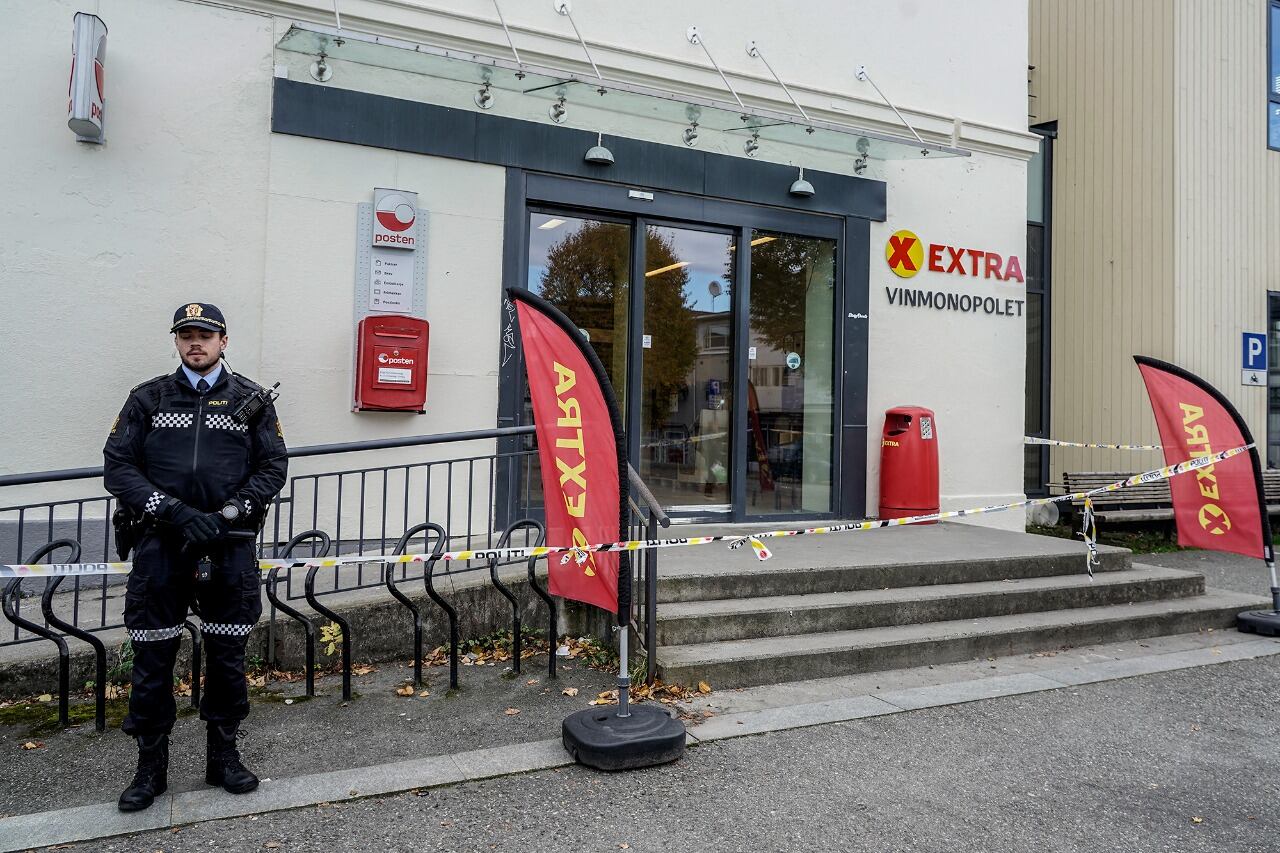 La policía de Noruega avanza en la investigación del ataque con arco y flecha perpetrado por un hombre de 37 años.